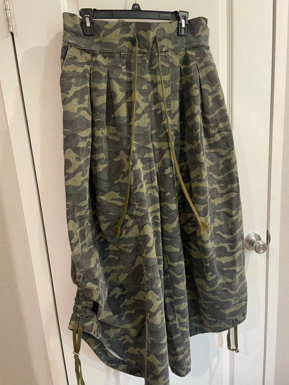 Camo wide leg barrel pants